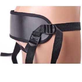 Pleasure Isle Beginner’s Harness (2 Different Sized Silicone Rings Included)