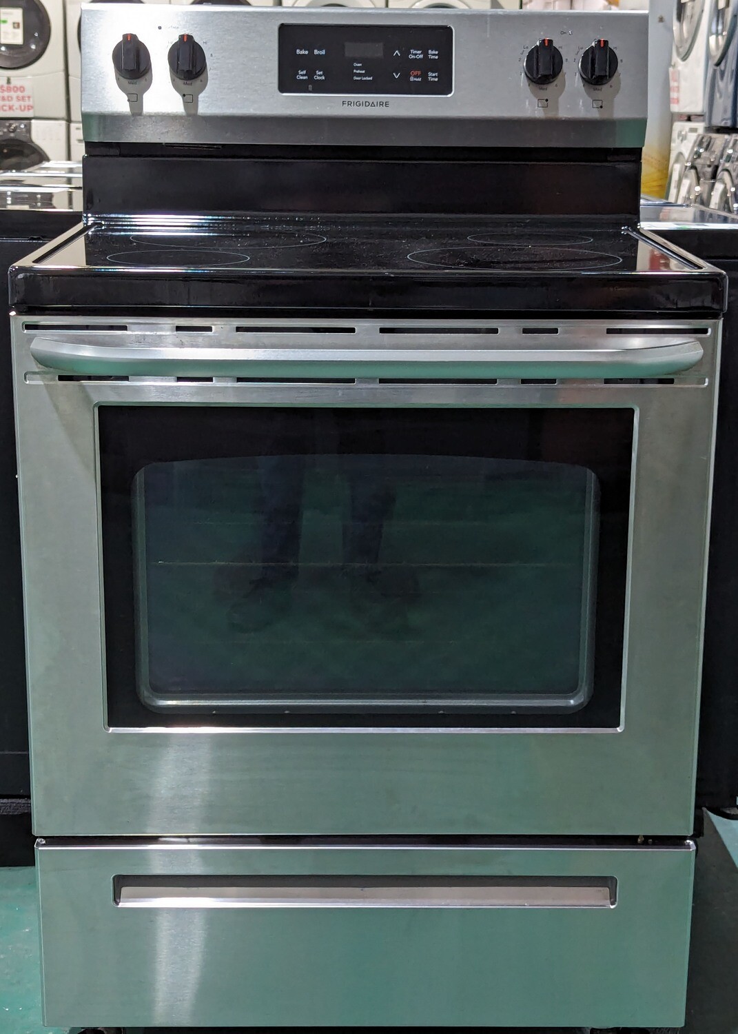 Frigidaire GlassTop Stove CFEF3053TSC