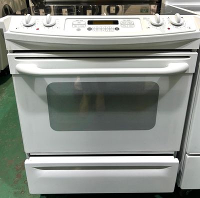 GE Slide-In Electric Stove JCSP42WK3WW