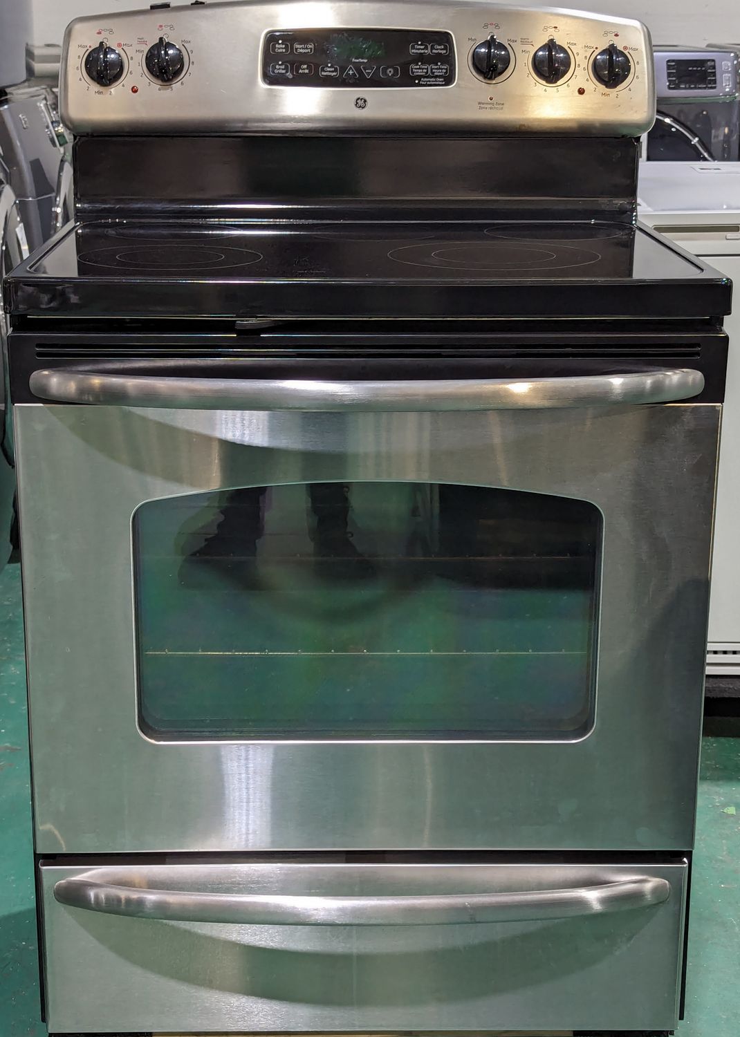 GE Glass-Top Stove JCBP78S0M1SS