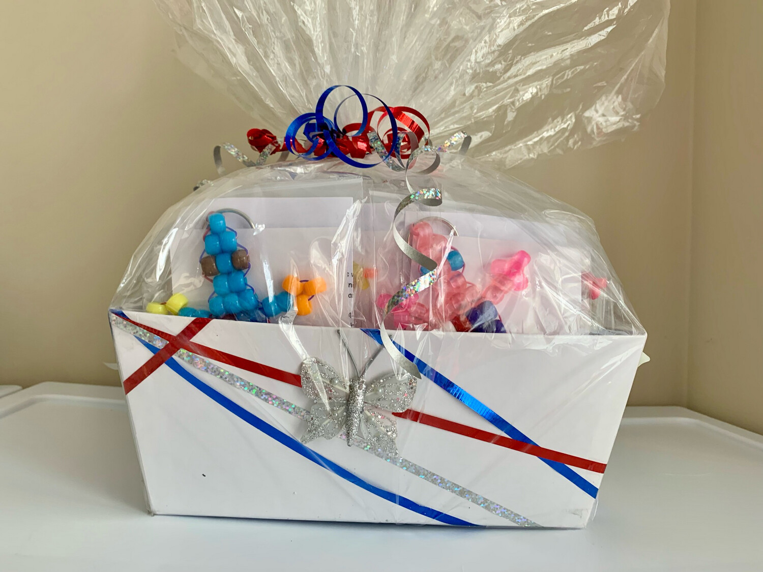 Lucky Lizard Send-A-Smile Basket - American Flag Design