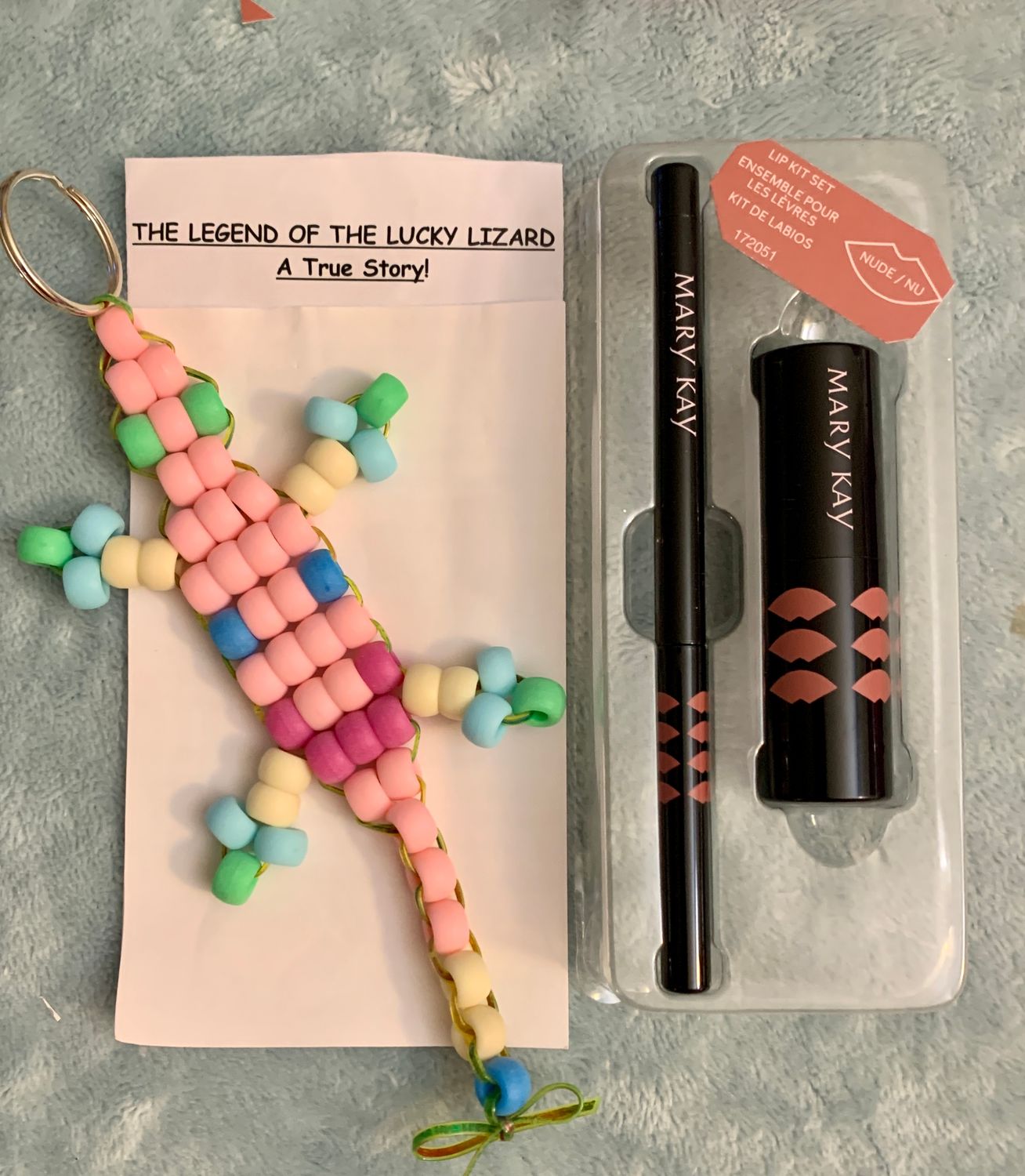 LUCKY LIZARD &amp; A LIPSTICK SEND-A-SMILE GIFT SET