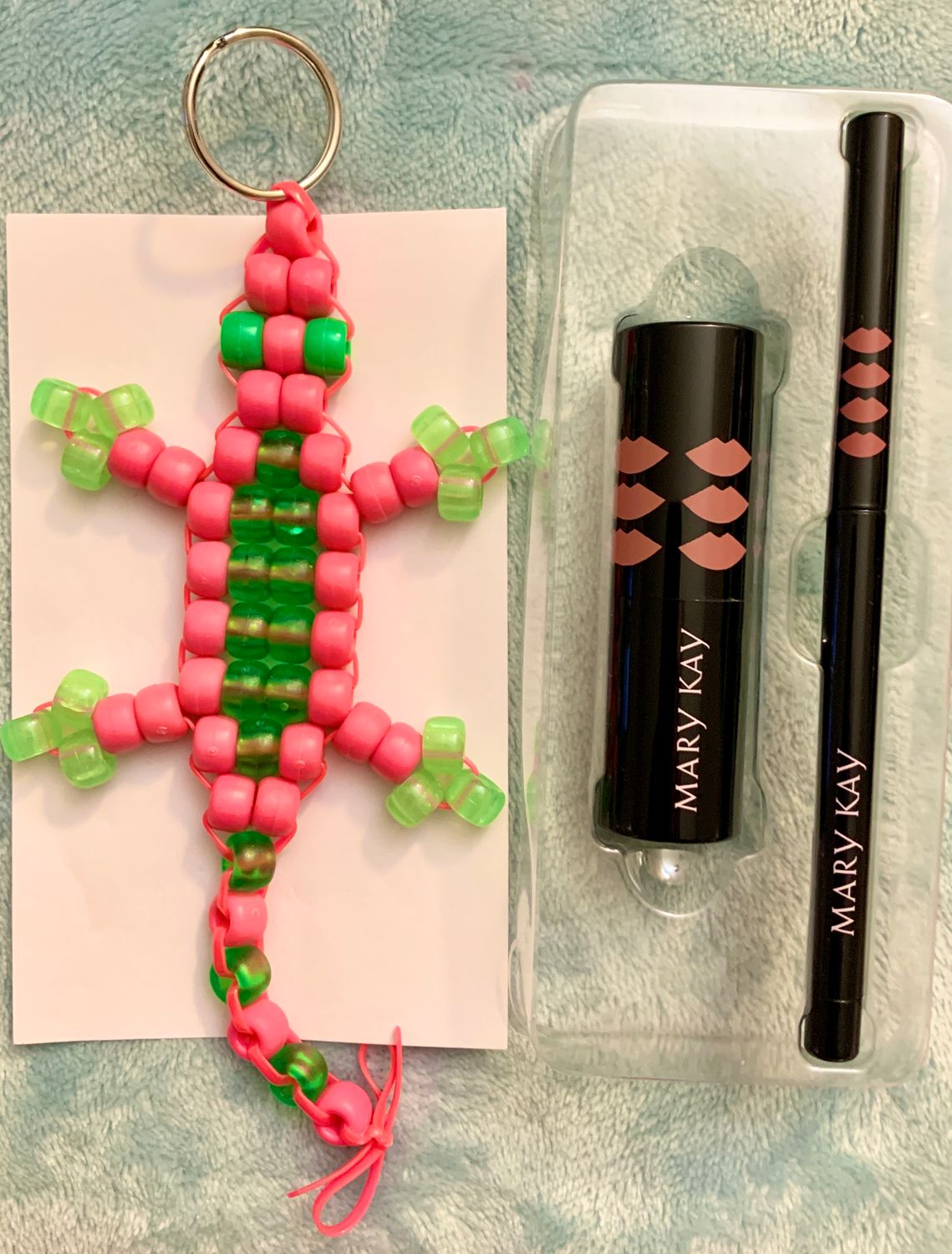 LUCKY LIZARD &amp; A LIPSTICK SEND-A-SMILE GIFT SET