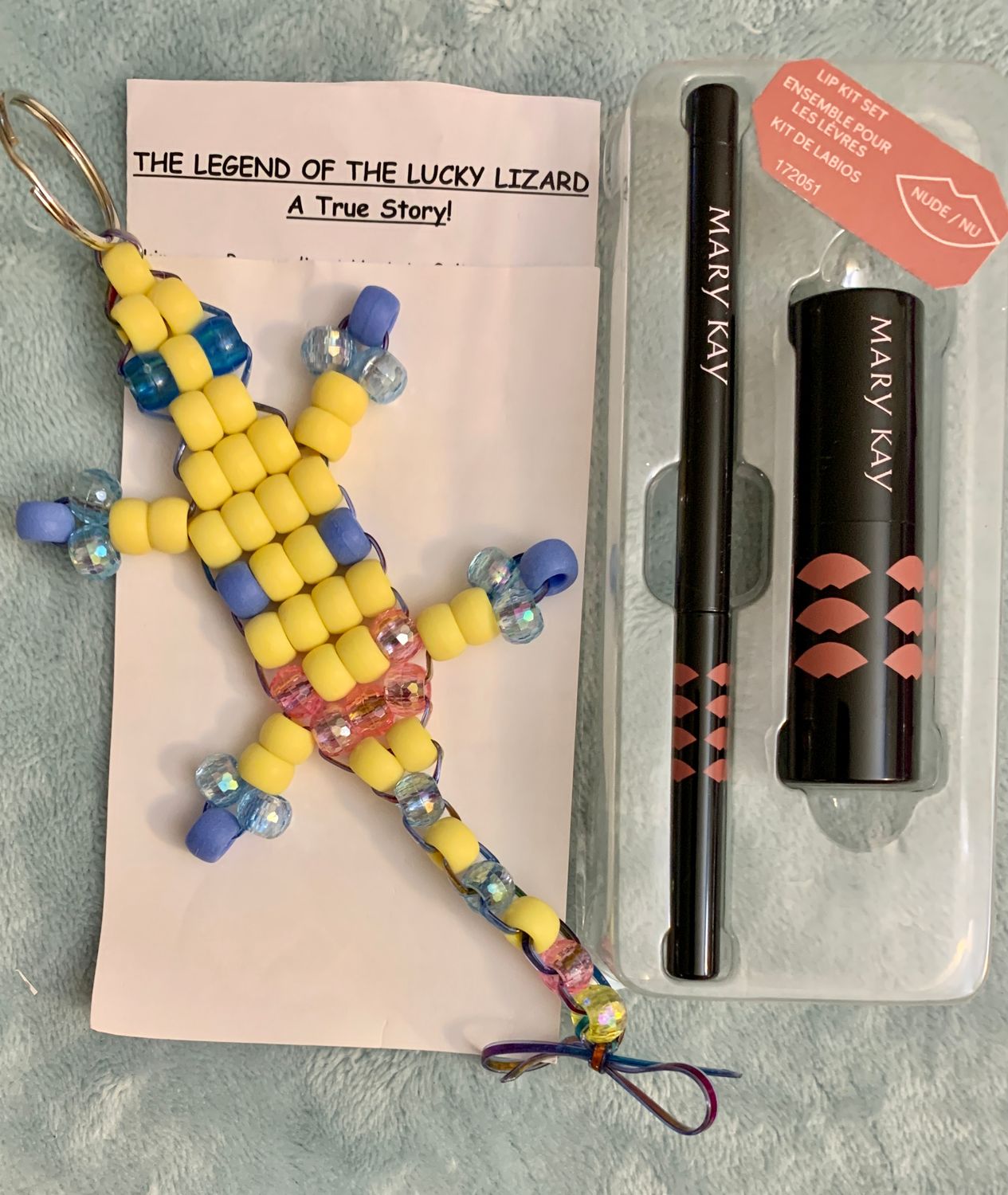 LUCKY LIZARD &amp; A LIPSTICK SEND-A-SMILE GIFT SET