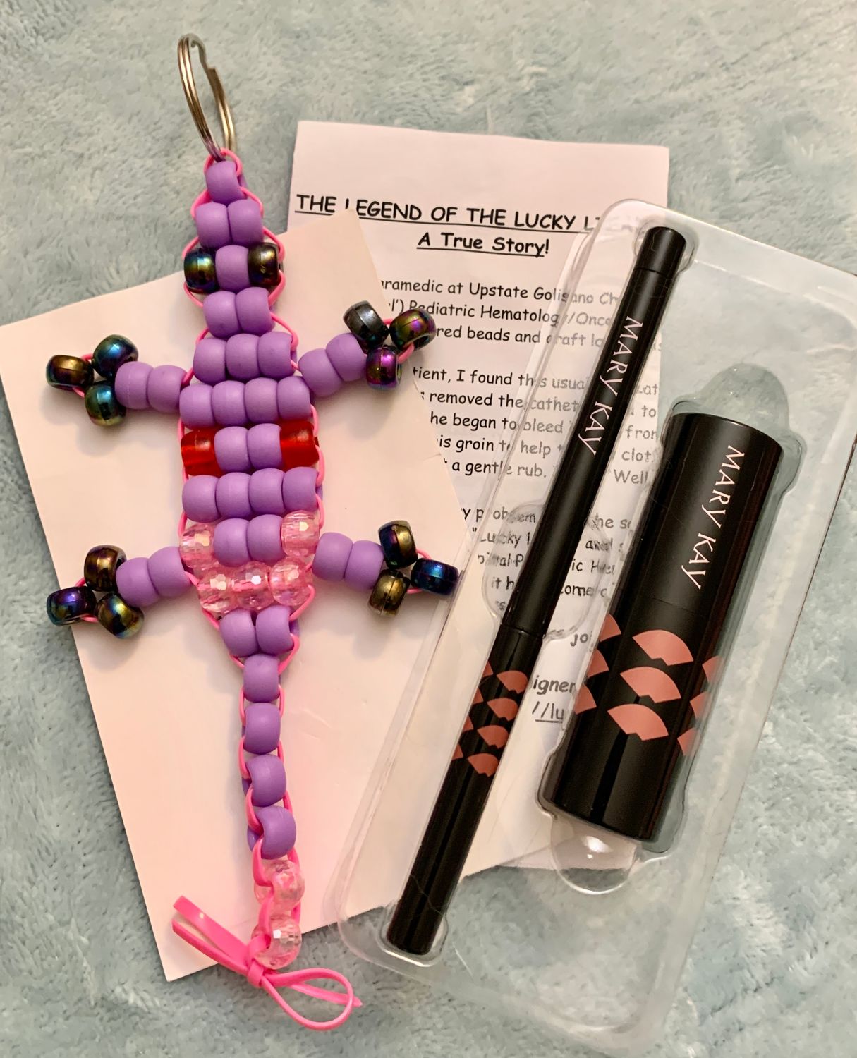 LUCKY LIZARD &amp; A LIPSTICK SEND-A-SMILE GIFT SET