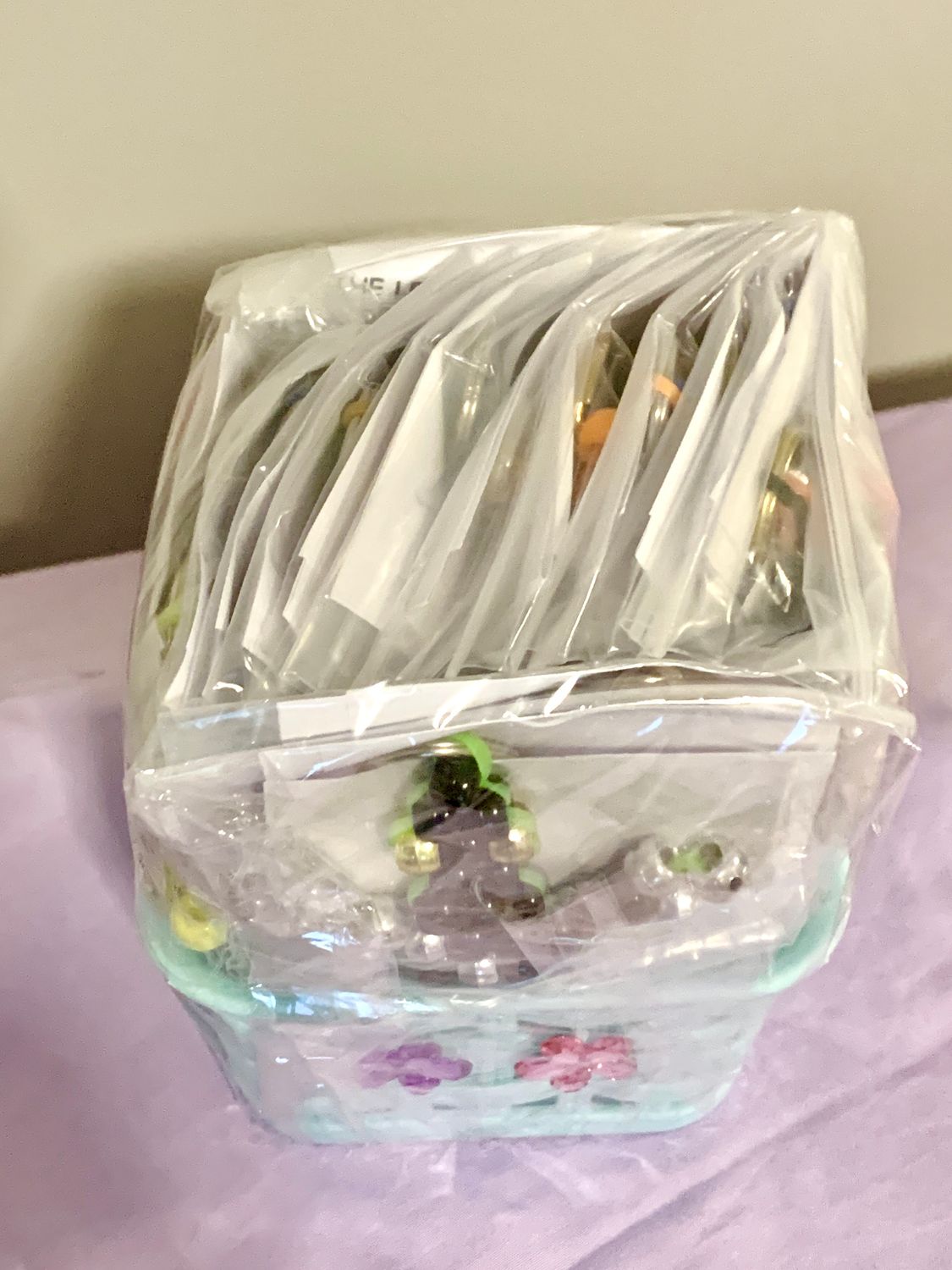 Lucky Lizard Send-A-Smile Basket - Single Diagonal Design