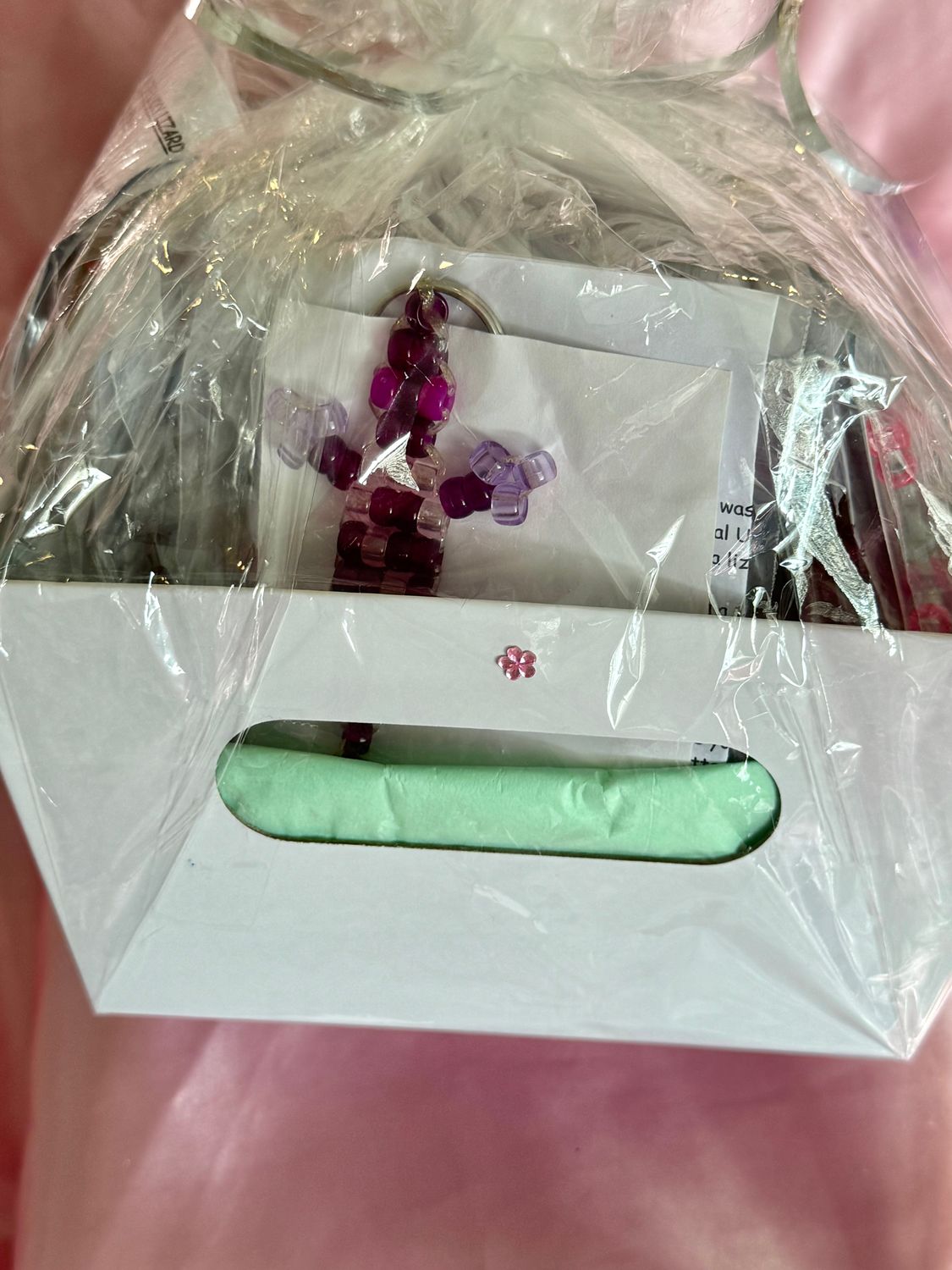 Lucky Lizard Send-a-Smile Basket - Seminar Superwoman Design