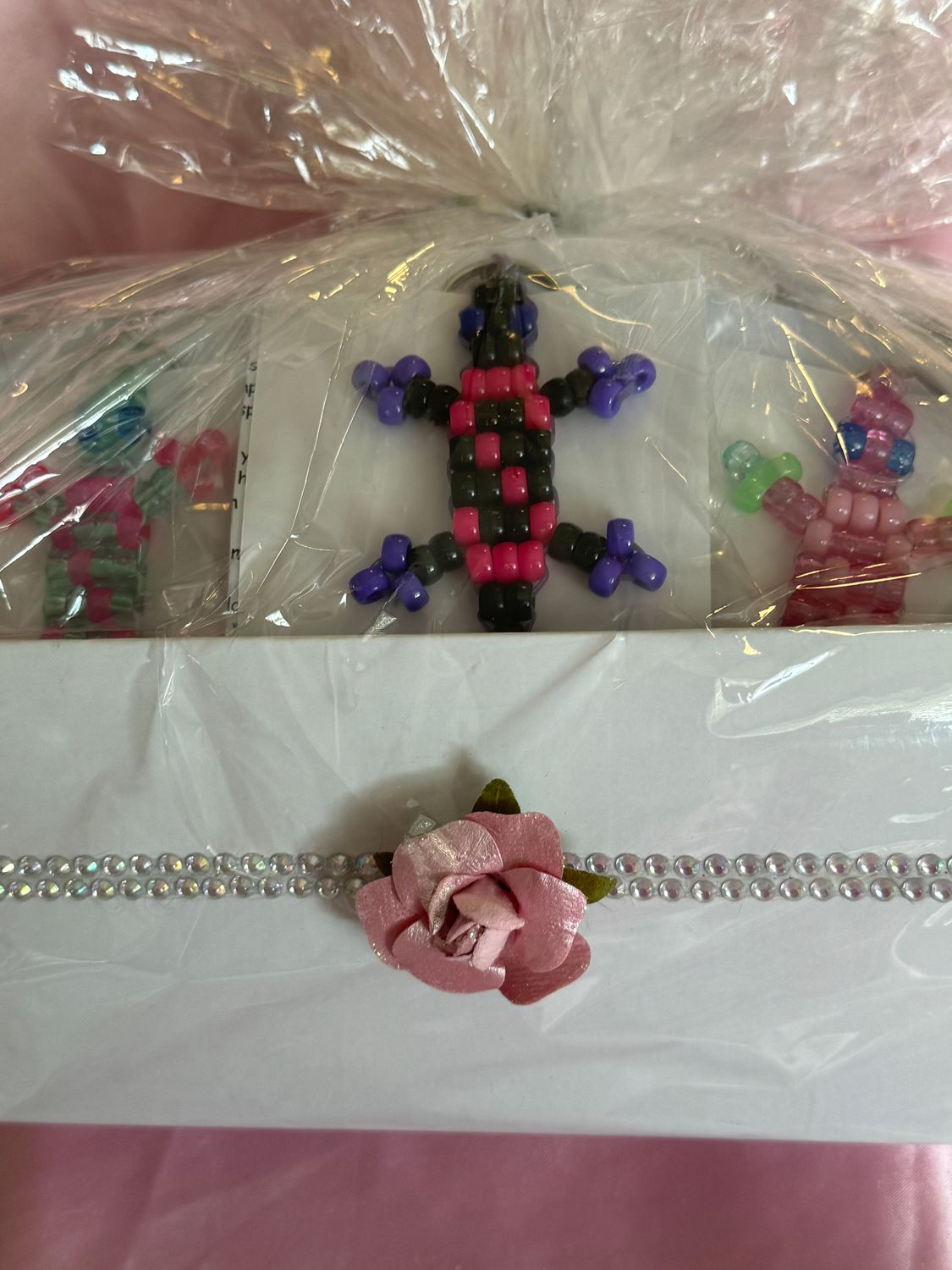 Lucky Lizard Send-a-Smile Basket - Seminar Superwoman Design