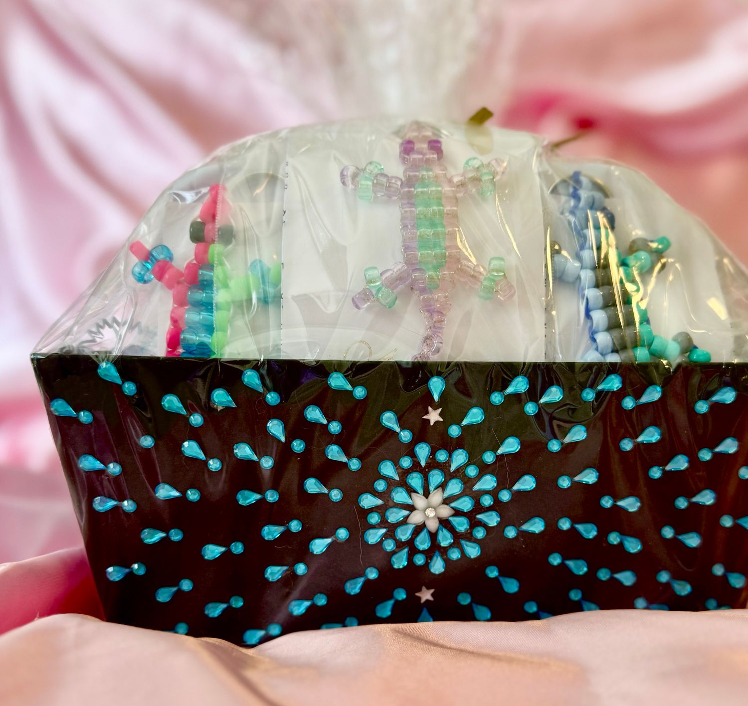 Lucky Lizard Send-A-Smile Basket - Equal Opportunity Design