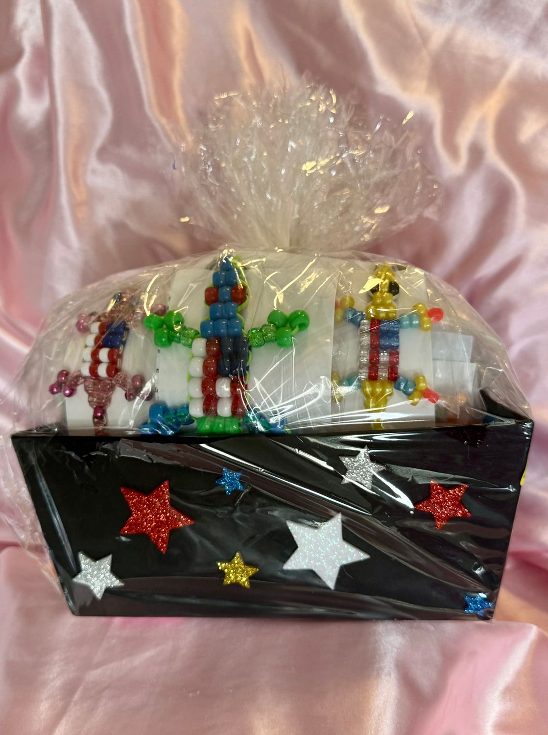 Lucky Lizard Send-a-Smile Basket - American Flag Design