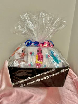 Lucky Lizard Send-A-Smile Basket - Love Is Love Design