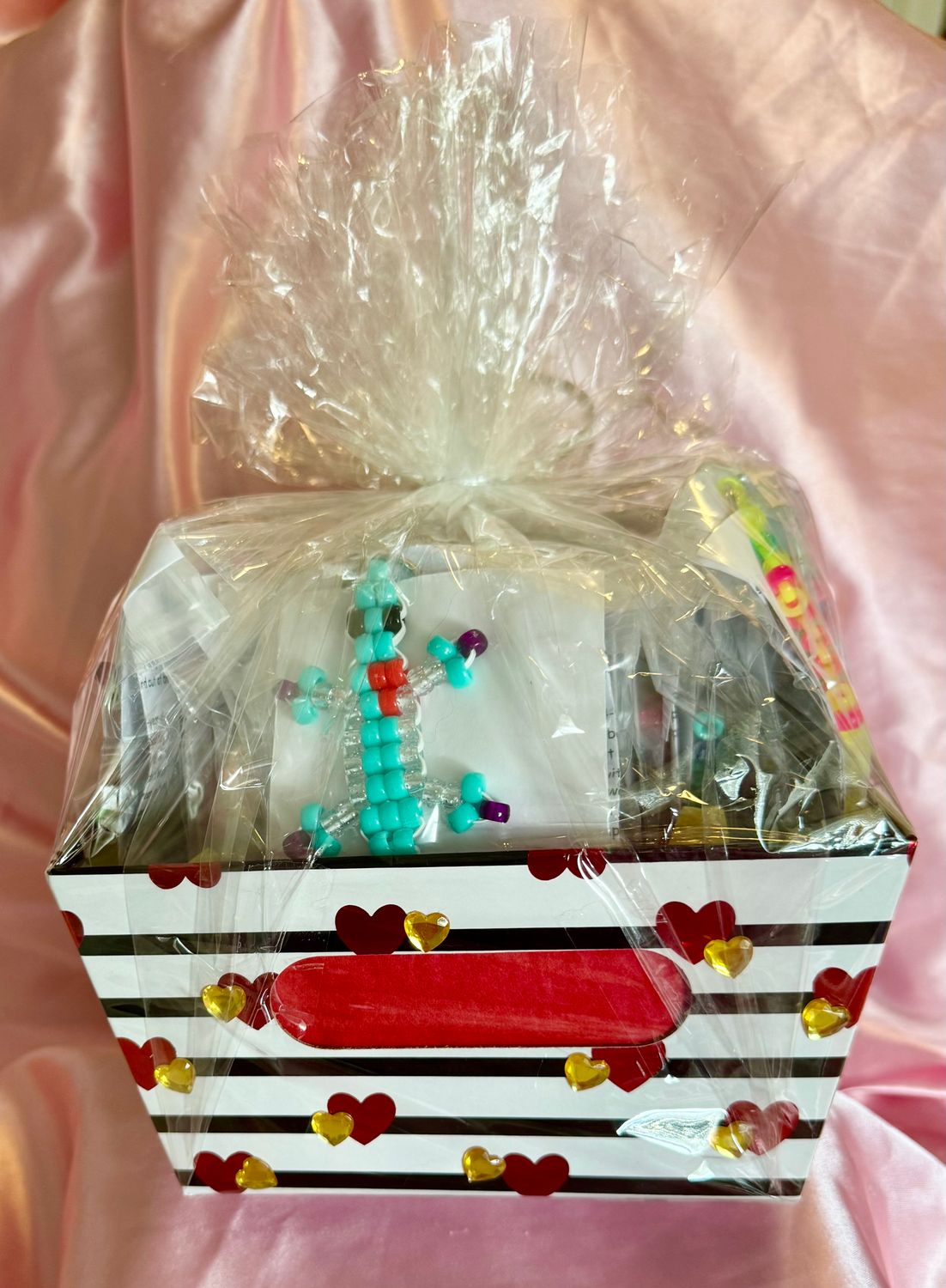 Lucky Lizard Send-A-Smile Basket - Hug Design