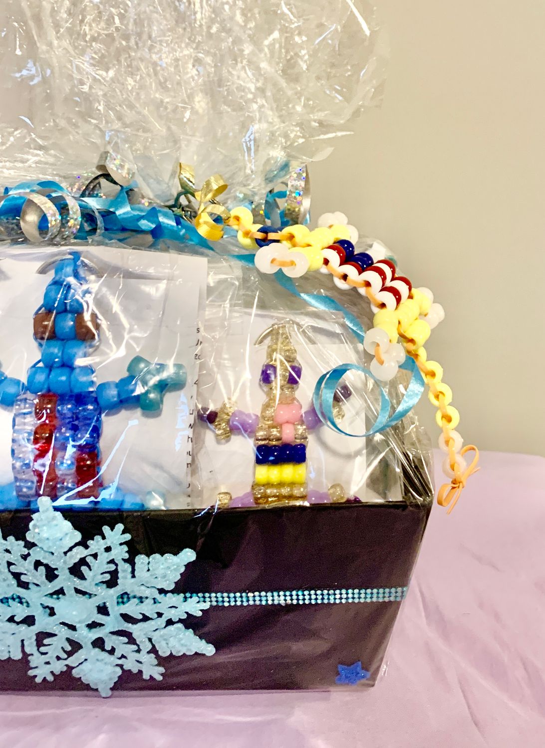 Lucky Lizard Send-a-Smile Basket - Allies &amp; American Flag Design