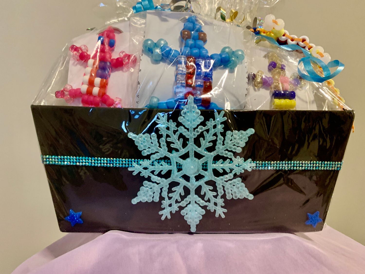 Lucky Lizard Send-a-Smile Basket - Allies &amp; American Flag Design