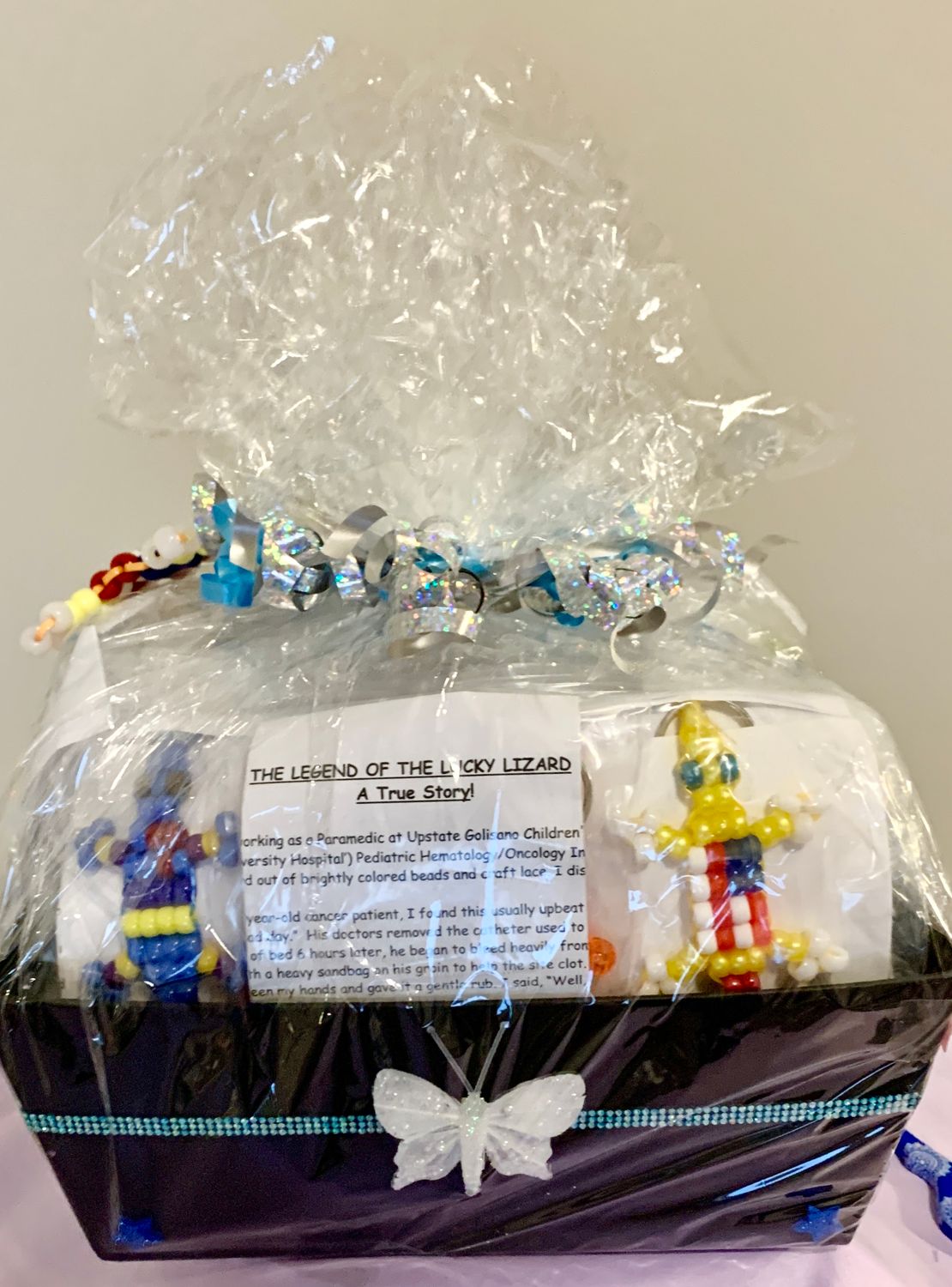 Lucky Lizard Send-a-Smile Basket - Allies &amp; American Flag Design