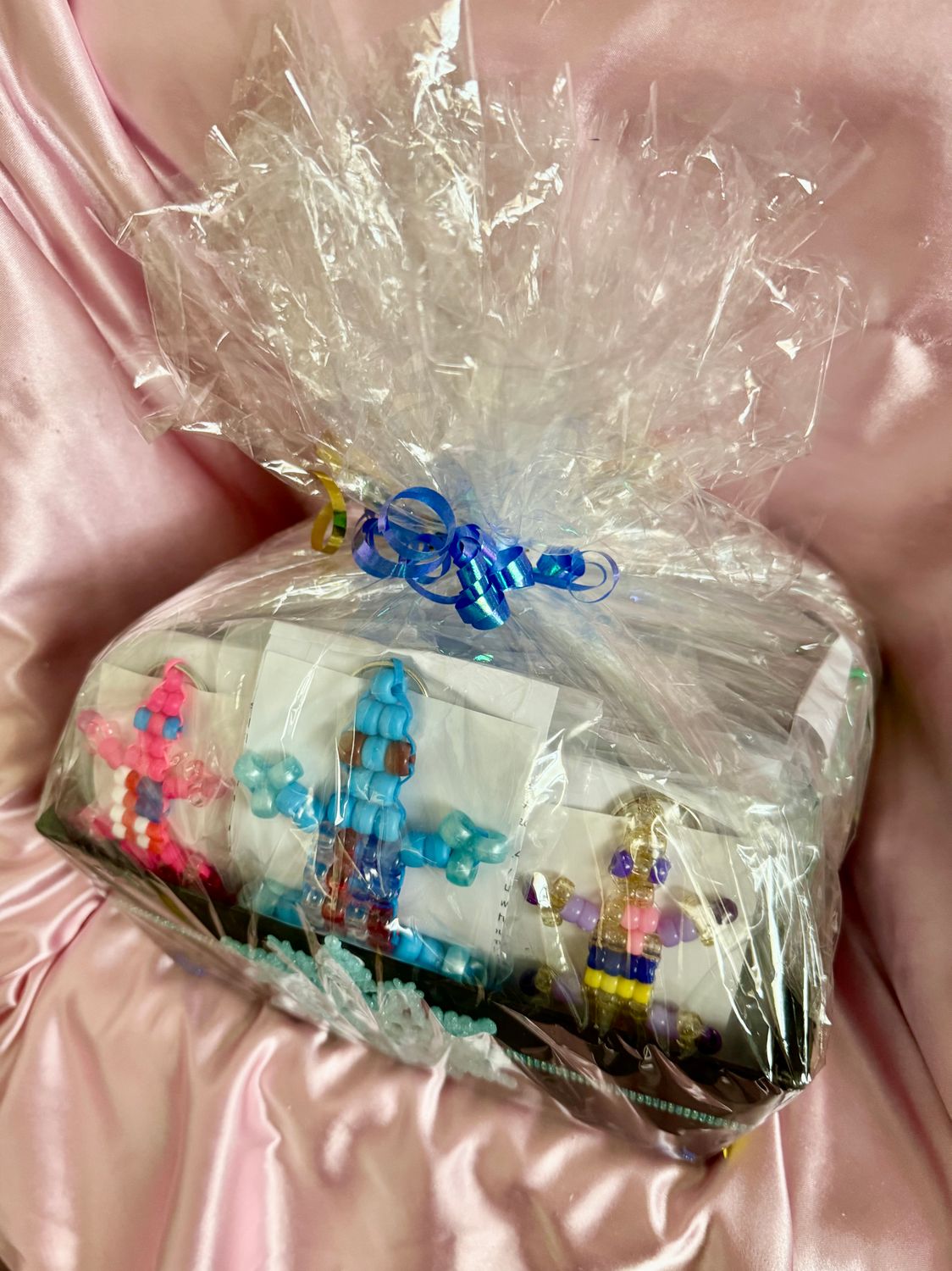 Lucky Lizard Send-a-Smile Basket - Allies &amp; American Flag Design