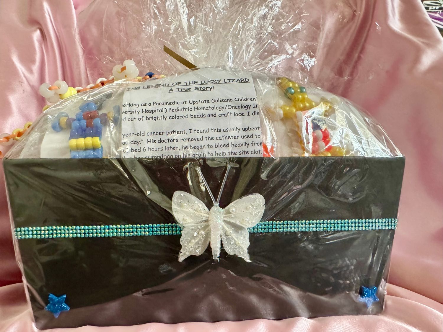 Lucky Lizard Send-a-Smile Basket - Allies &amp; American Flag Design