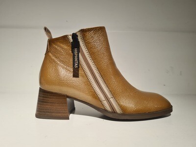 Hispanitas Boot Classic Laque/ HI222345 Creme/Camel