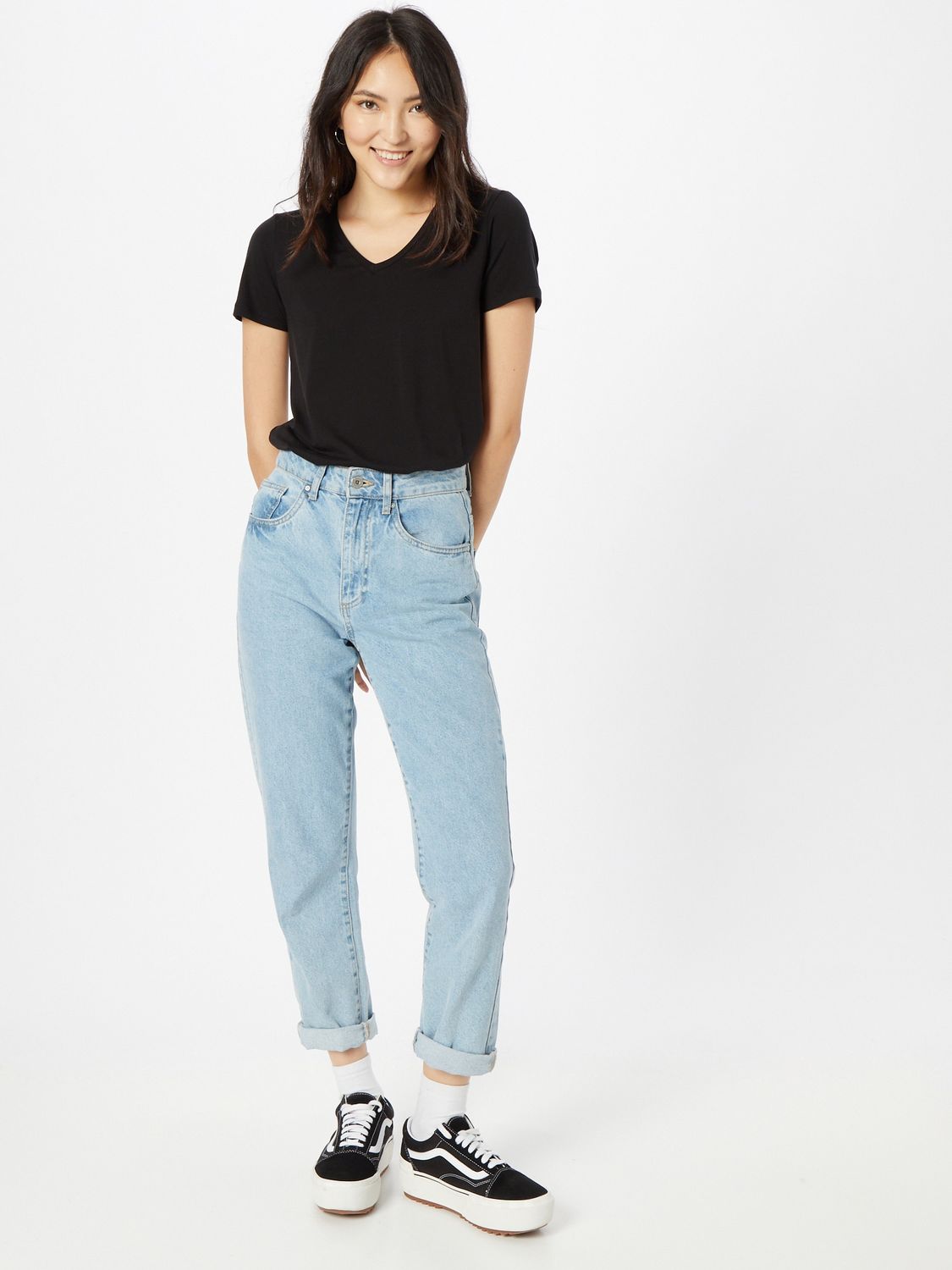 B.Young Tee / 20807597 Black