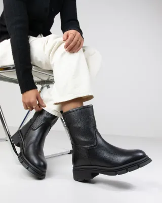 Boots / Booties