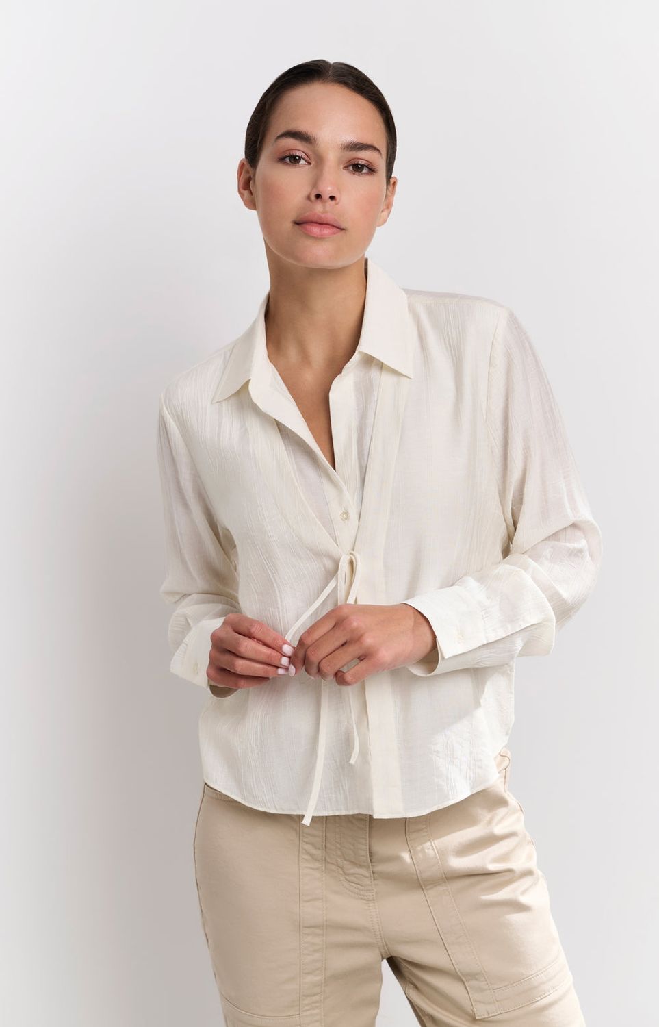 YAYA Blouse Texture Bows Viscosemix / 01-201144-503 SOFT OFF WHITE
