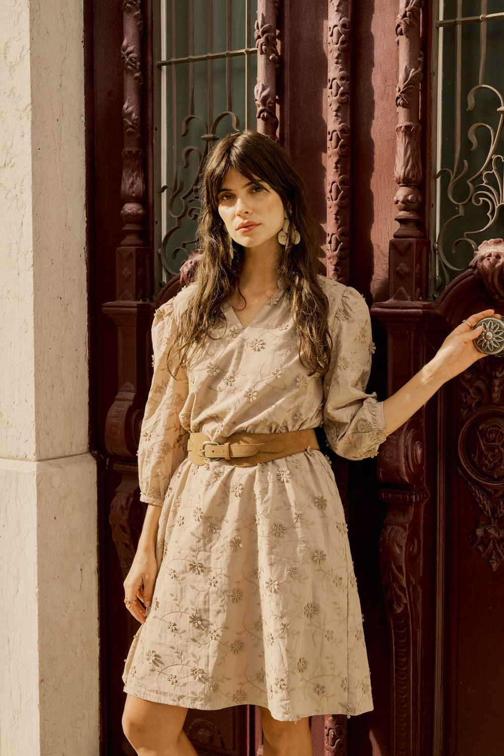 Cream Dress Flower / 10613445 Tuffet