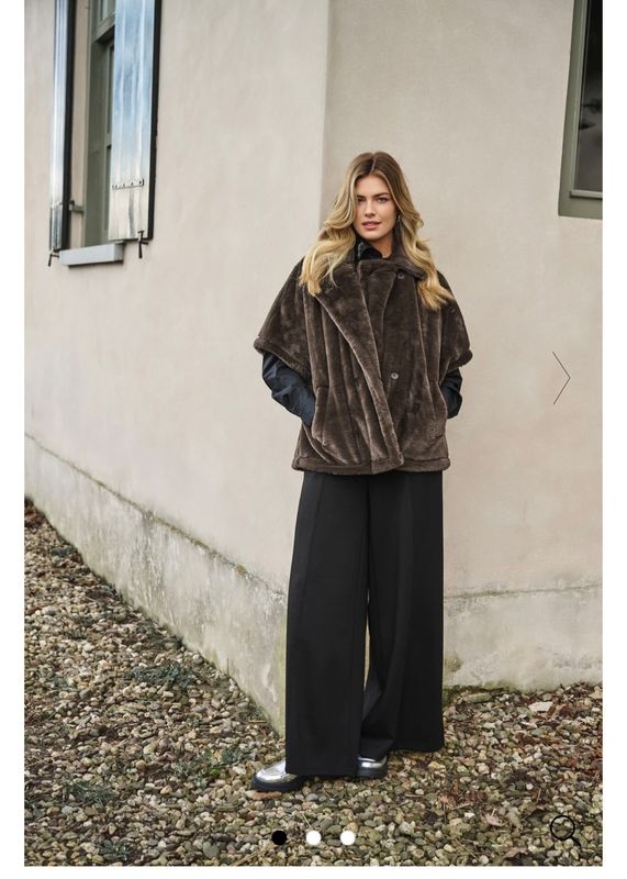 C&amp;S Jacket Furry Orla / 25WZC20 Dark Chocolate