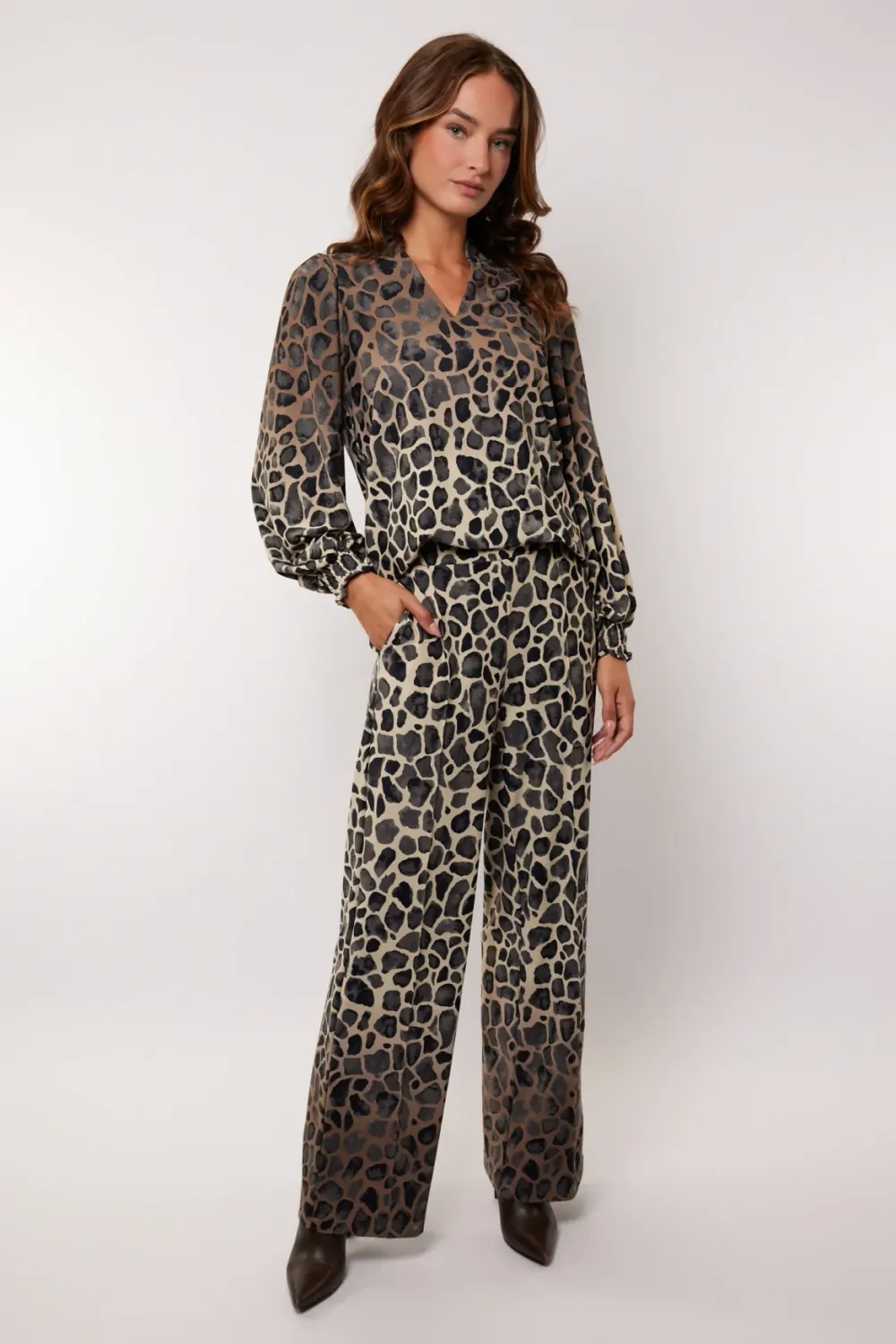 25WZG47 Wood Ash/Grey Brown