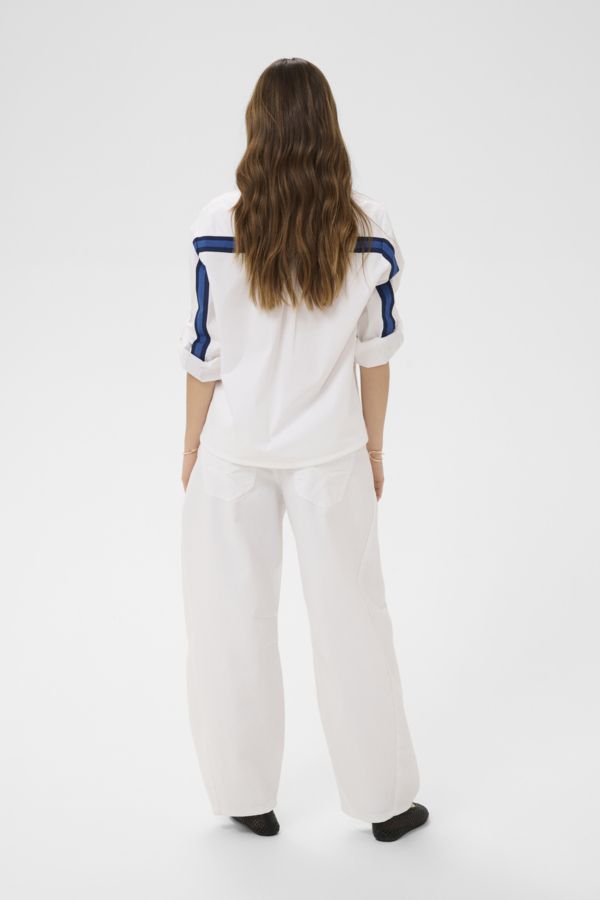 Cream Blouse Boxy / 10614892 Snowwhite with Blue