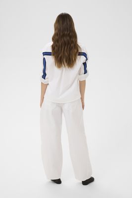 Cream Blouse Boxy / 10614892 Snowwhite with Blue