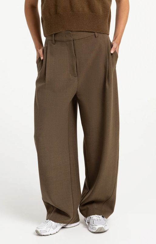 YAYA Pants Barrelfit/ 01-301275-608 TEAK BROWN