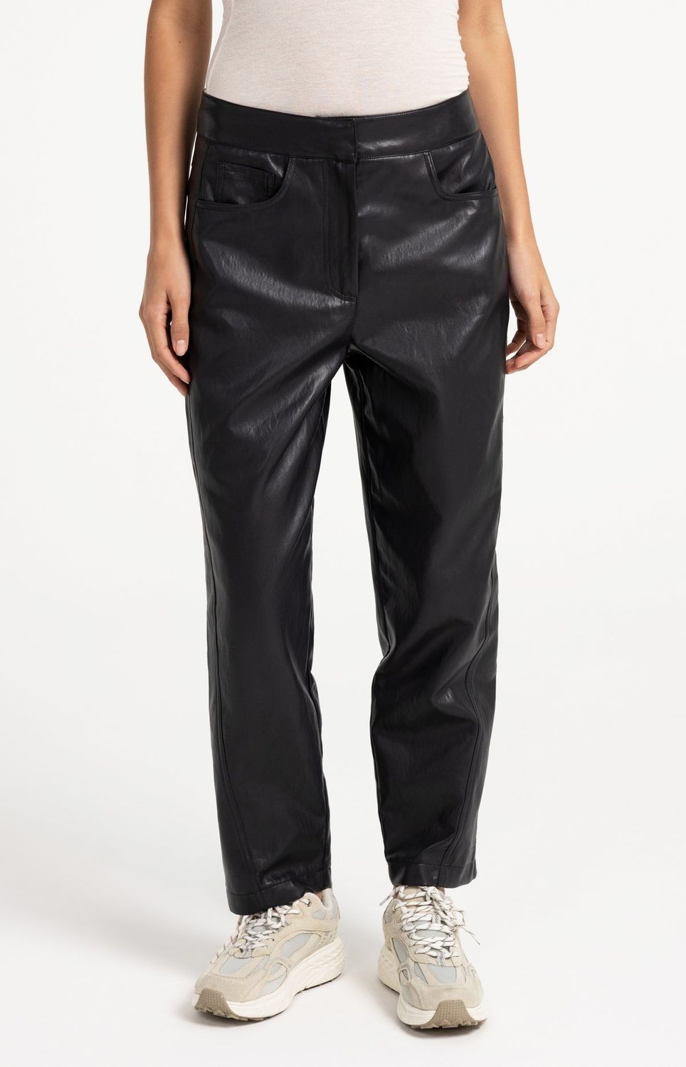 YAYA Pants Faux leather Carrotfit / 01-309289-609 HOLE BLACK