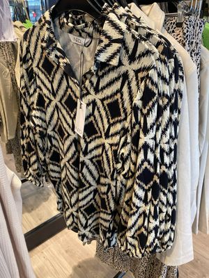 NED Mayliera 3/4 Black Drawn Ikat Tricot Black 25S1-LB018-05