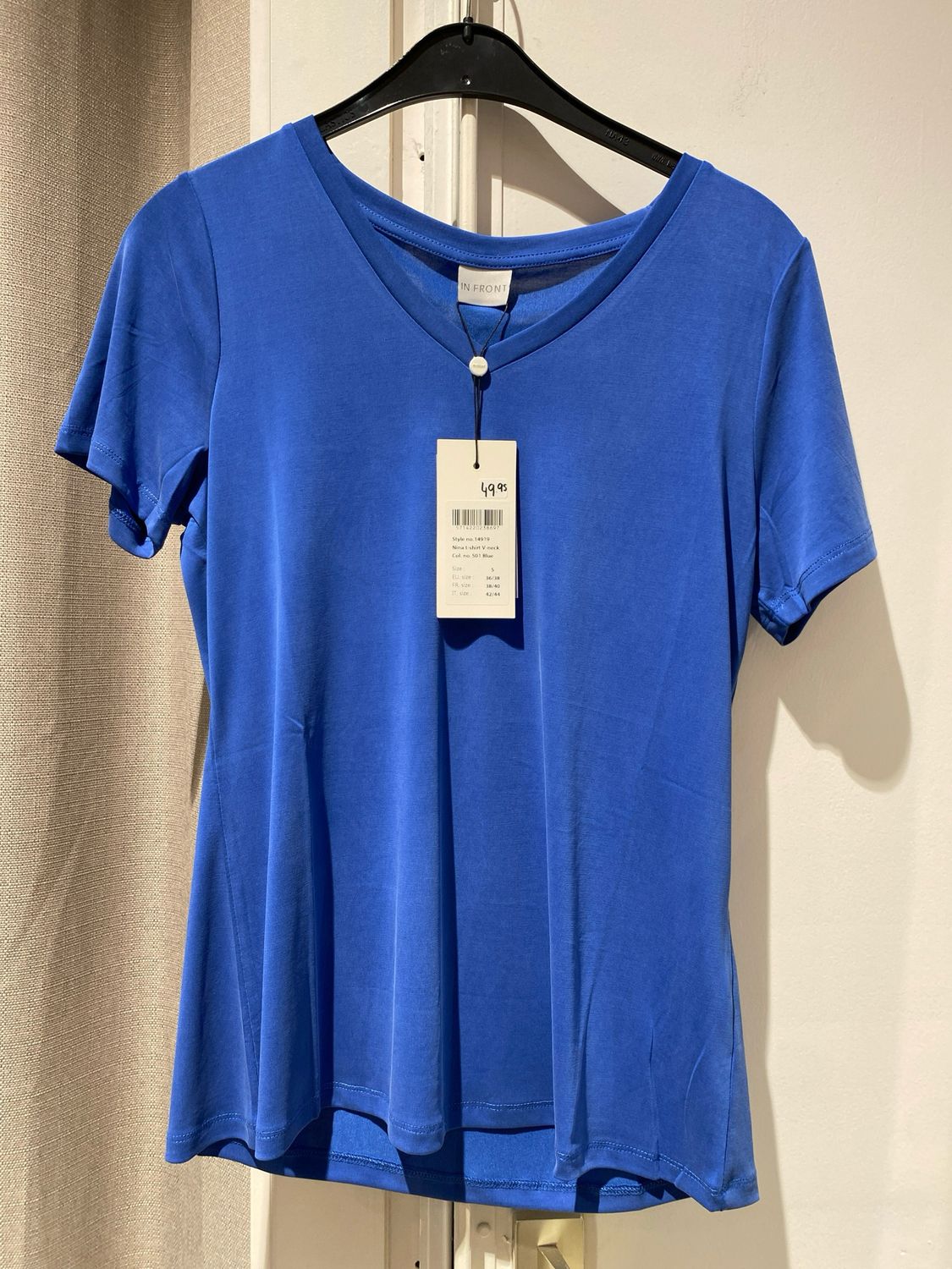 IN FRONT Nina t-shirt V-neck Blue 14919