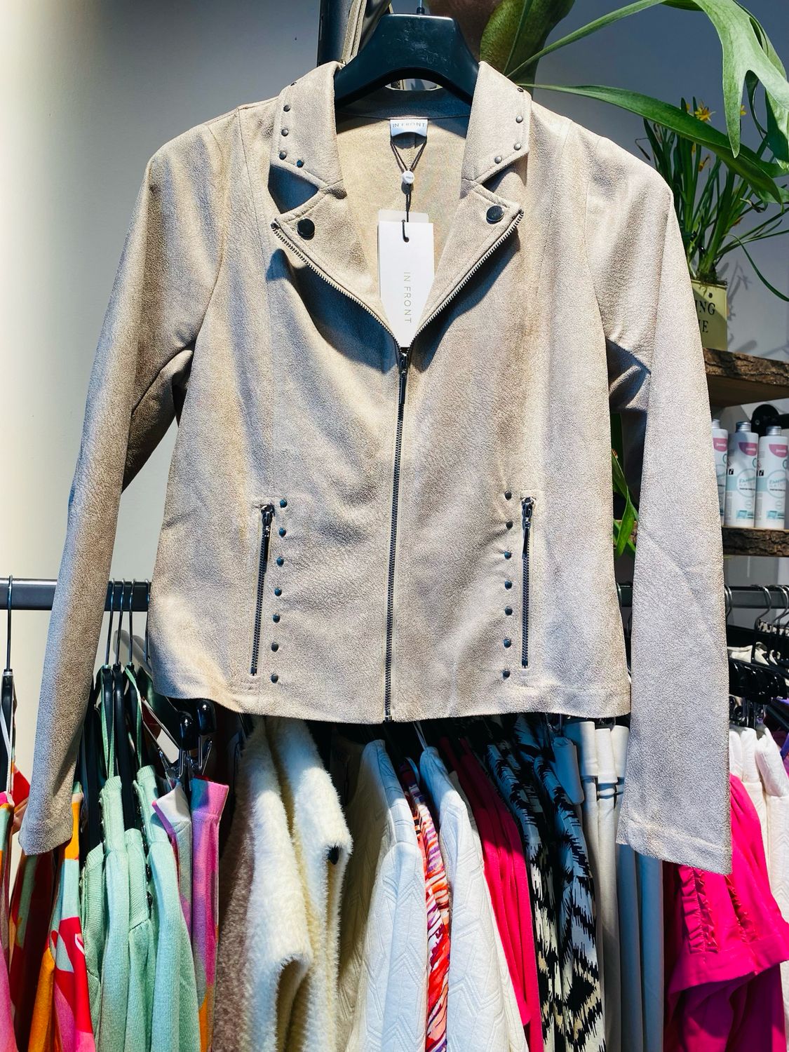 IN FRONT Mapelina jacket Light sand 13926