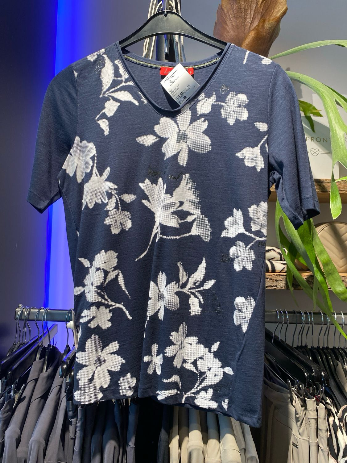 Hegler 030922 Shirt km V Marine Hegler Kamelie
