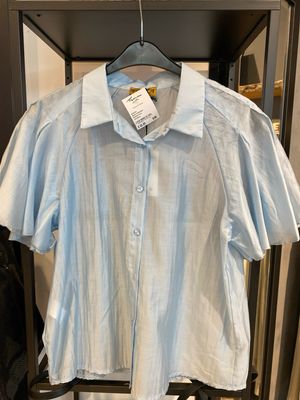 Basement Blouse vlindermouw Licht Blauw Basement Carry