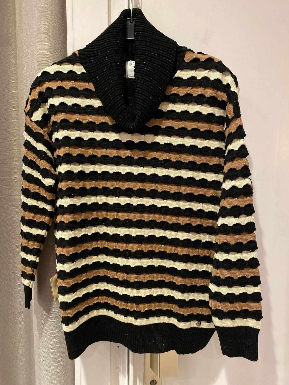 Leona Ds Pull dessin Hazel Leona Gonda