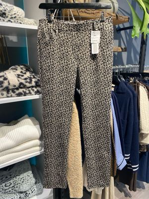 Rene Freres Broek jaquard animal skin 560-287 Antraciet Rene Freres Ellie Rene Freres Broek jaquard animal skin 560-287 Antraciet Rene Freres Ellie