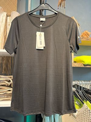 IN FRONT Nina t-shirt Black 14312 IN FRONT Nina t-shirt Black 14312