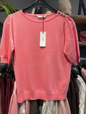 NED Dhalia 1/2 SS Strawberry Pink 26S1-U106-39 NED Dhalia 1/2 SS Strawberry Pink 26S1-U106-39