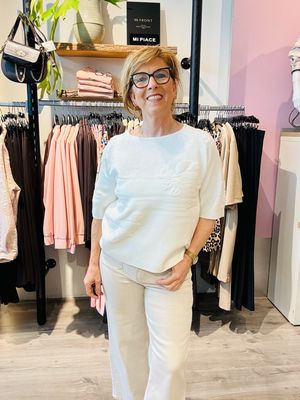 Femm Noor Tuffed Flower Sweater Offe White Femm 2L851 Femm Noor Tuffed Flower Sweater Offe White Femm 2L851