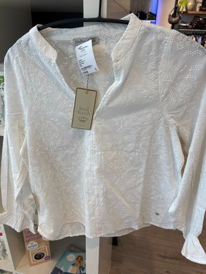 Soultouch Blouse embr. lm White Maan blouse Soultouch Blouse embr. lm White Maan blouse