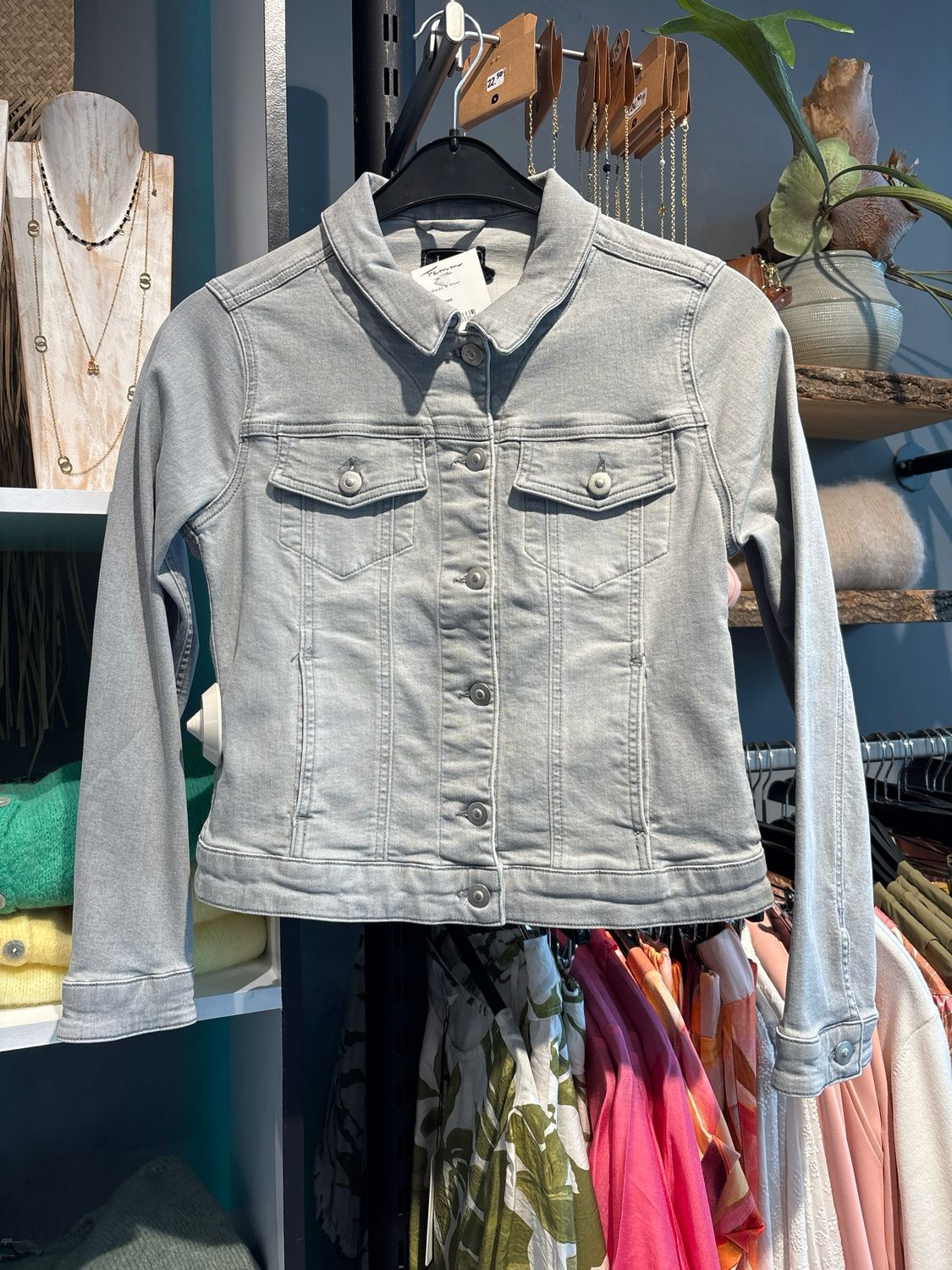 Leona Jasje Jeans Knoop Licht Grijs 261.16.22