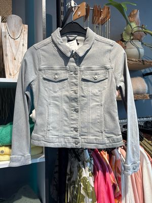 Leona Jasje Jeans Knoop Licht Grijs 261.16.22 Leona Jasje Jeans Knoop Licht Grijs 261.16.22