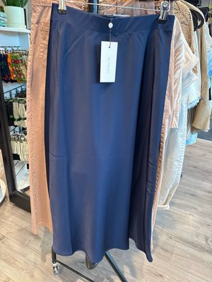 IN FRONT Alexandra skirt Dark blue 17065 IN FRONT Alexandra skirt Dark blue 17065