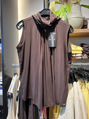 Mi Piace Blouse Bow Light Sleeveless Espresso MP202830 Mi Piace Blouse Bow Light Sleeveless Espresso MP202830