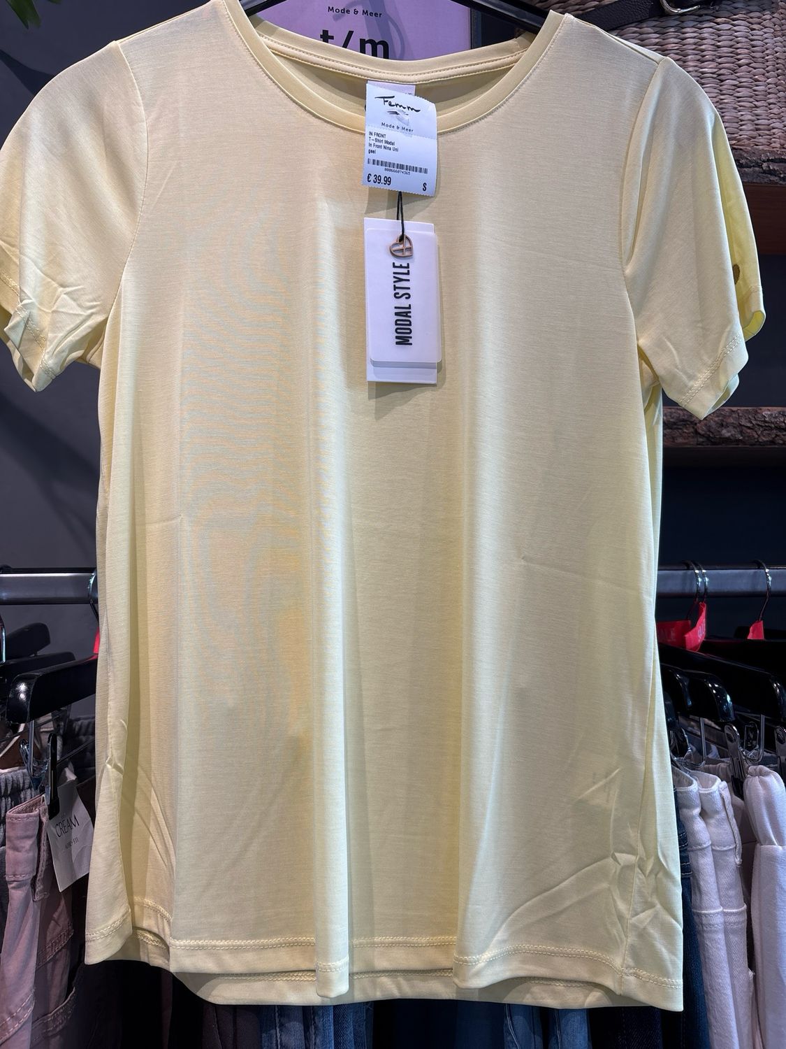 IN FRONT Nina t-shirt Yellow 14312