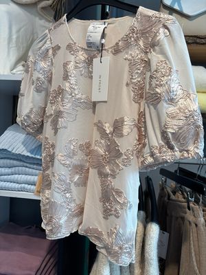 In Front Cadeau Blouse Champagne 17213 In Front Cadeau Blouse Champagne 17213