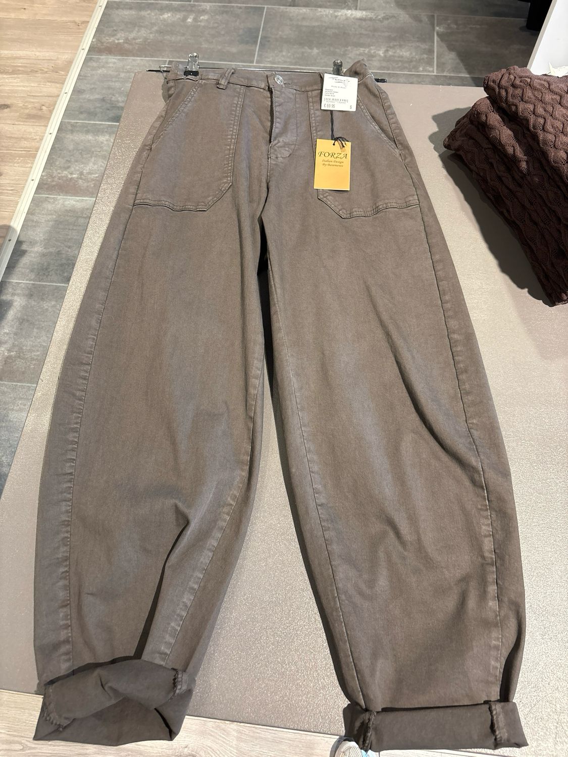 Basement pantalons katoen Donker Bruin Carly Barrel